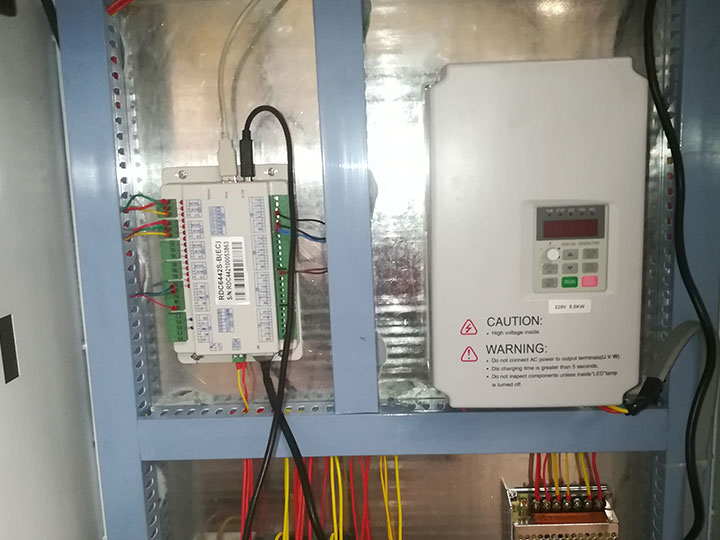 全自動(dòng) 4x8 Stone數(shù)控墓碑機(jī)