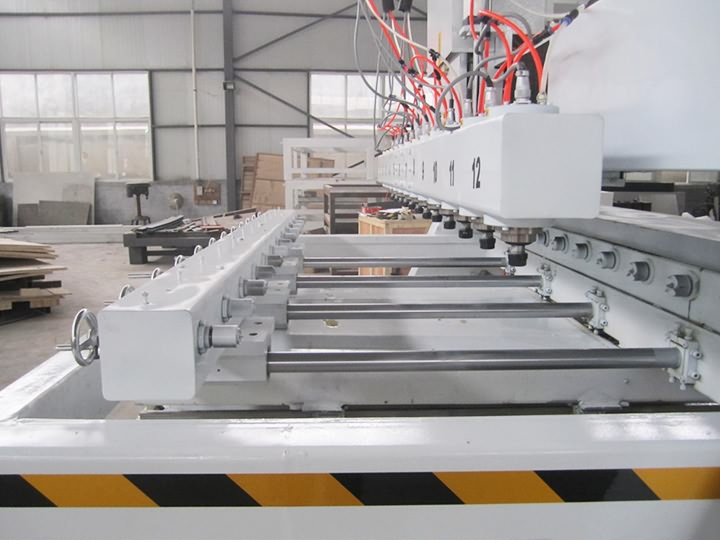 2025最佳多頭數(shù)控多主軸雕刻機(jī)