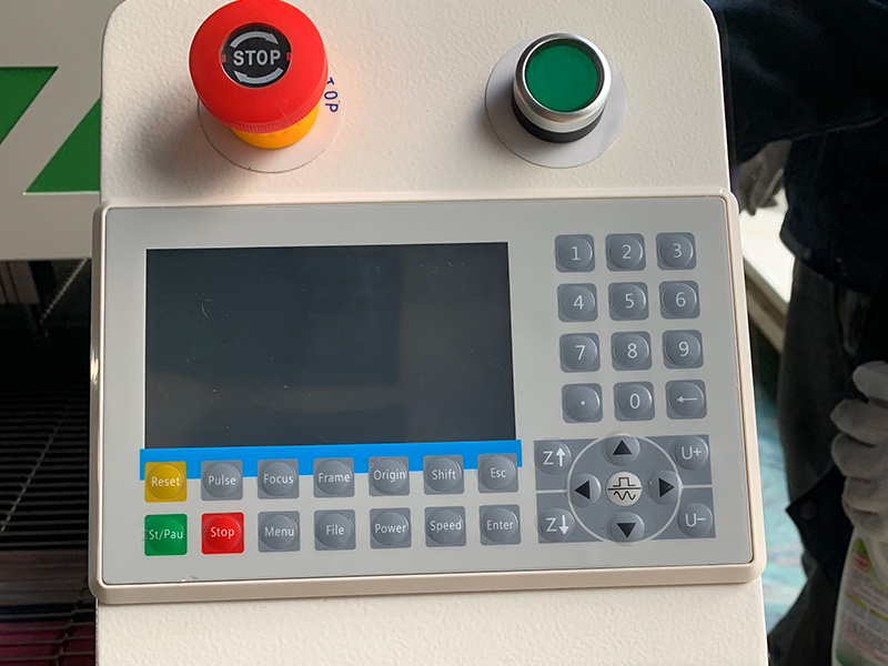 2025最暢銷的工業(yè)織物激光切割機(jī)