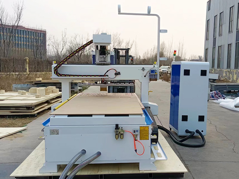 4x8自動換刀數(shù)控銑床配自動換刀套件出售