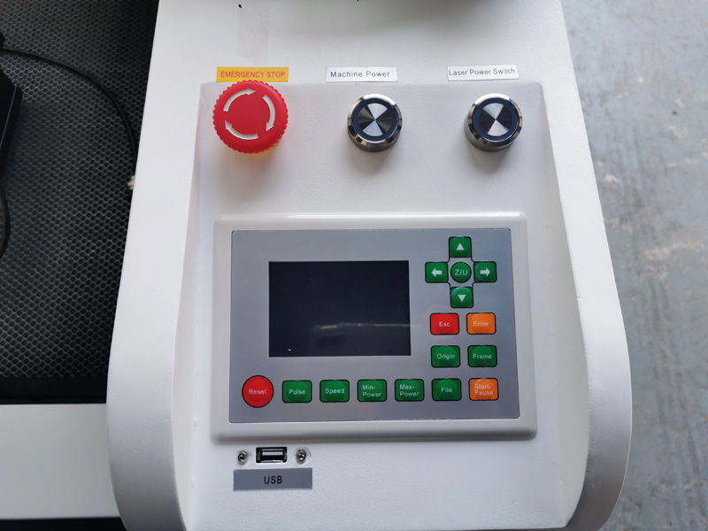 2025最棒的 CO2 帶旋轉附件的激光雕刻機