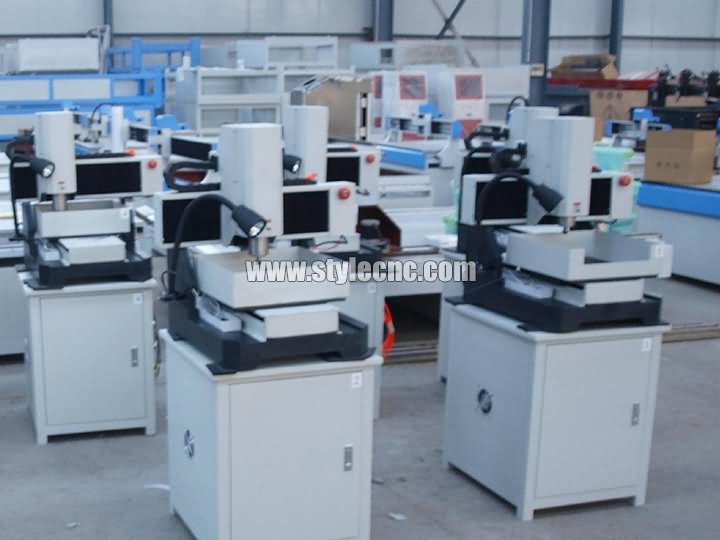 小型數(shù)控玉石雕刻機成本價出售 小型數(shù)控玉石雕刻機成本價出售