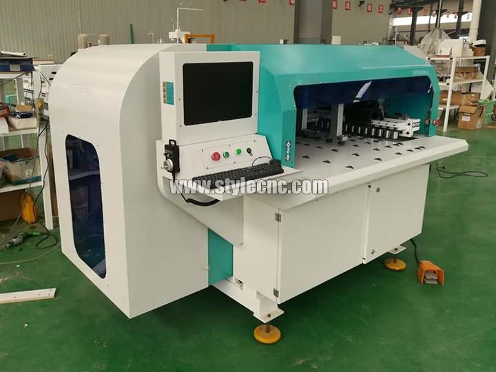 全自動數(shù)控木工鉆孔開槽機(jī) 全自動數(shù)控木工鉆孔開槽機(jī)