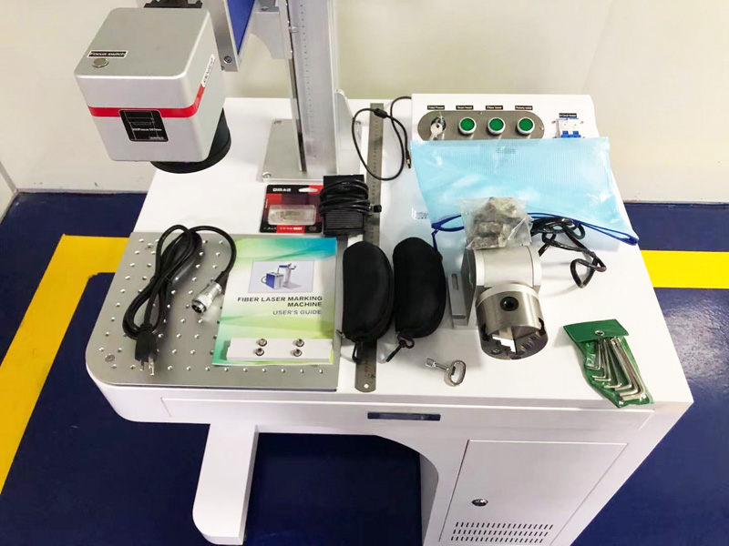 適用于金屬和聚合物塑料的臺(tái)式光纖激光雕刻機(jī)