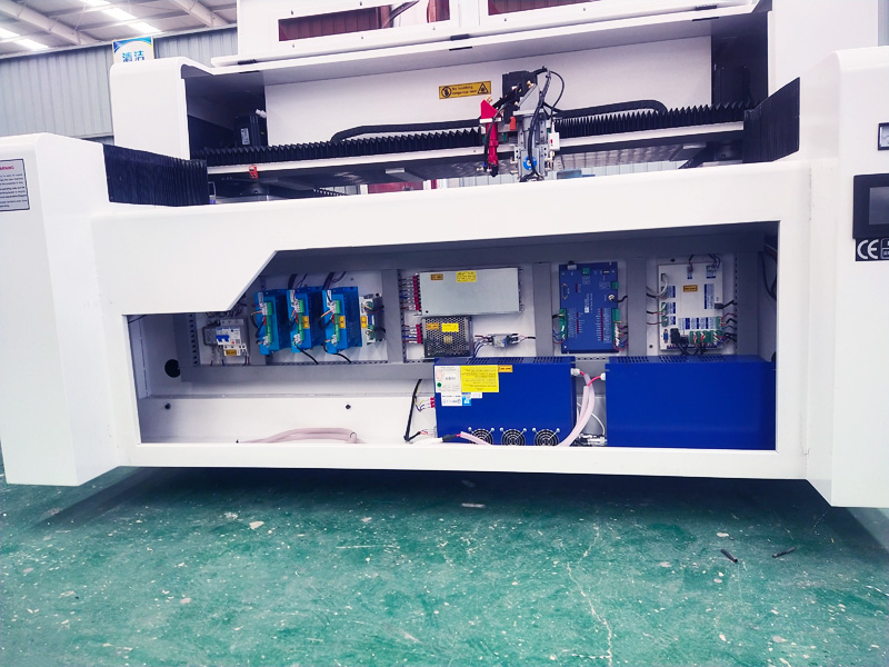 4x8 平板激光數(shù)控雕刻切割機出售