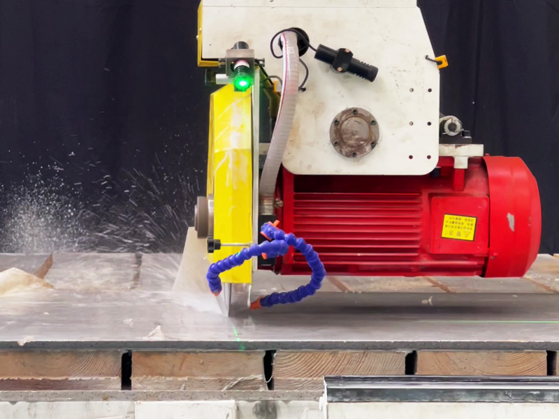 四軸數(shù)控廚房臺(tái)面和盥洗臺(tái)面橋鋸