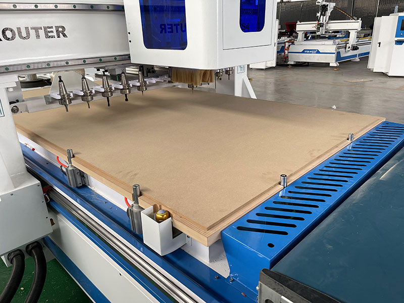 自動(dòng)套料板式家具數(shù)控開(kāi)料機(jī)