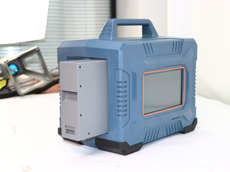 電池供電的便攜式手持光纖激光雕刻機(jī)