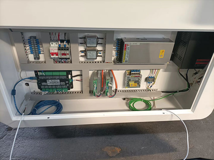 入門級(jí) CO2 業(yè)余愛好 適合初學(xué)者的激光切割機(jī)