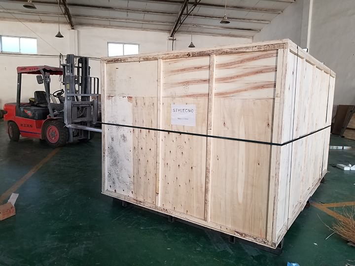 4x8 木數(shù)控銑機(jī)包