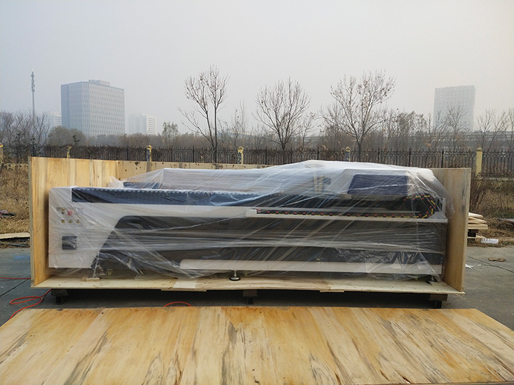 混合數(shù)控激光切割雕刻機(jī)（木材和金屬）