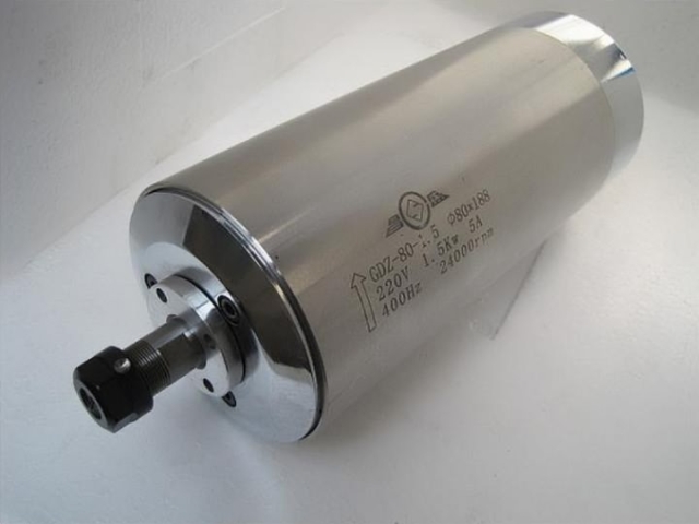 如何去除數(shù)控木工雕刻機主軸電機上的銹跡？