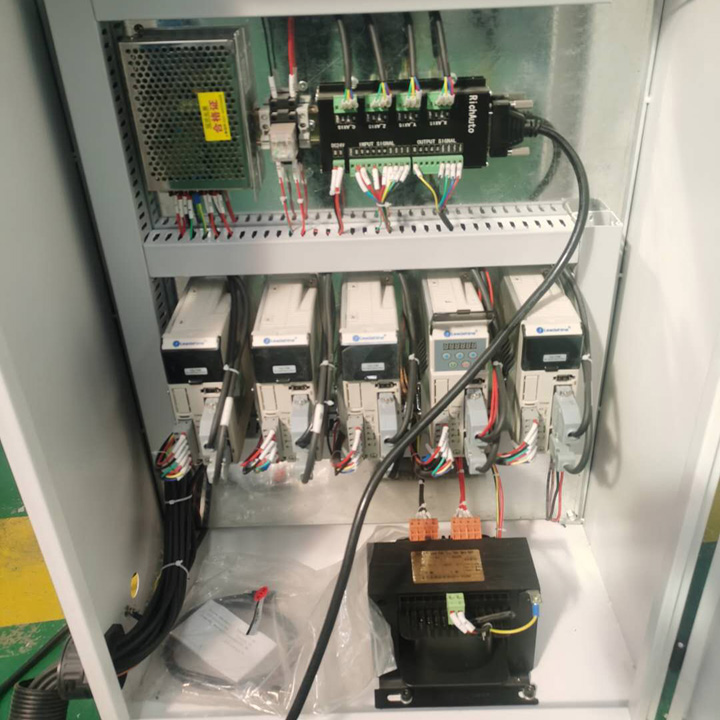 四軸數(shù)控木工雕刻機控制箱