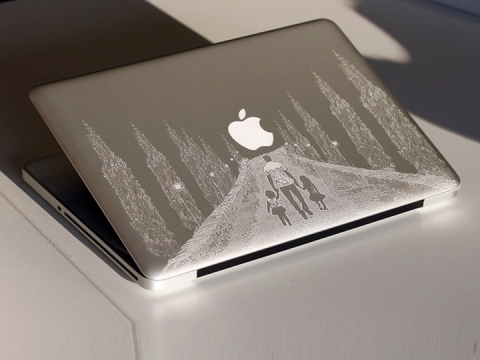 用于筆記本電腦打印的 MOPA 光纖激光打標(biāo)機(jī) 用于筆記本電腦打印的 MOPA 光纖激光打標(biāo)機(jī)