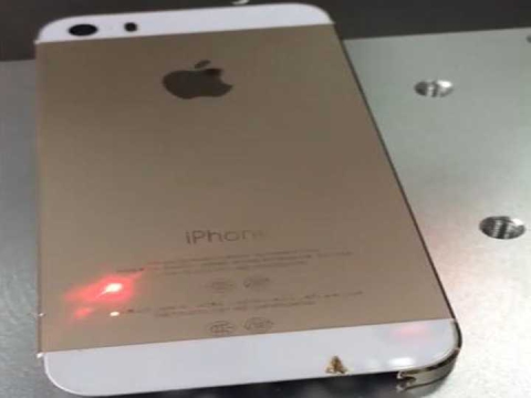 20W MOPA 光纖激光在 iPhone 后蓋上打標(biāo) IMEI 20W MOPA 光纖激光在 iPhone 后蓋上打標(biāo) IMEI