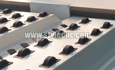 定制家具數(shù)控雕刻機(jī)自動上料輔助裝置