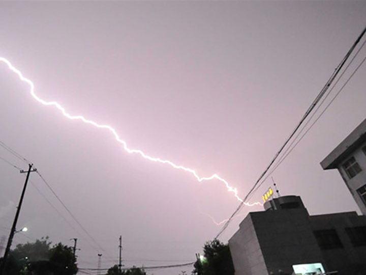 數(shù)控雕刻機在雷雨天需要做好哪些防護工作？
