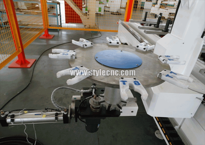 迷你五軸數(shù)控雕刻機，用于5D造型和切割