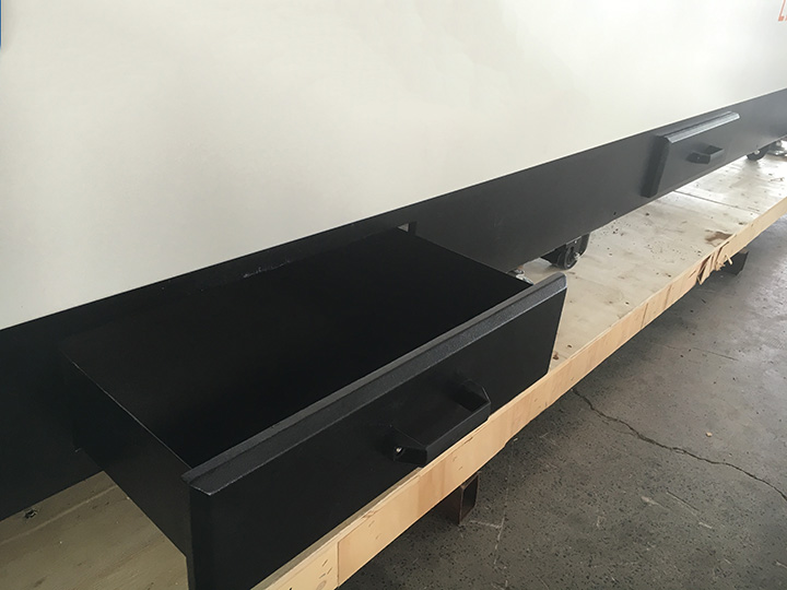 不銹鋼激光切割機(jī)配1500w光纖激光器