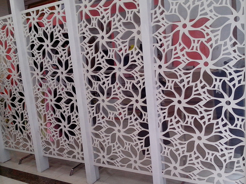 工業(yè)級(jí) 6x12數(shù)控雕刻機(jī)用于鋁切割項(xiàng)目