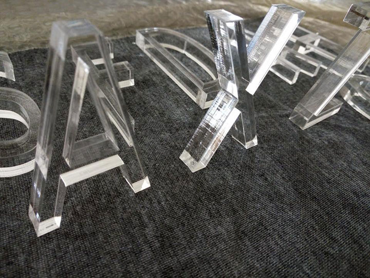 最佳預(yù)算 CO2 適用于金屬、丙烯酸、木材的激光切割機(jī)