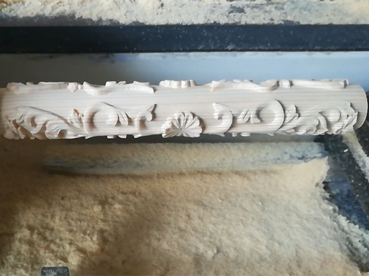 多用途數(shù)控木工切割機(jī)