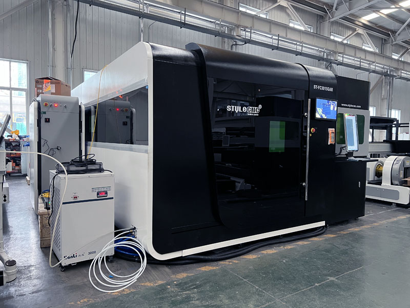 金屬板材、管材兩用光纖激光切割機(jī)