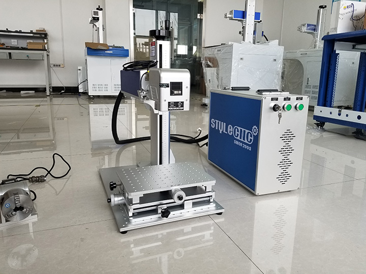 配備 EZCAD2.5 軟件的3D激光雕刻機(jī)