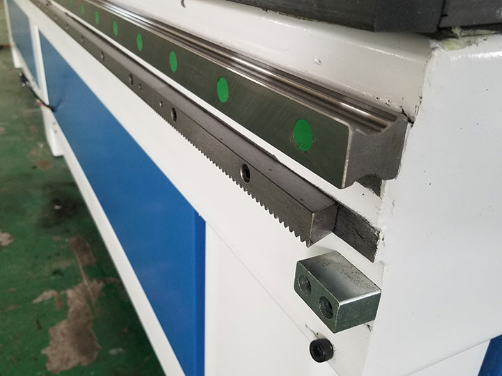 自動(dòng)換刀數(shù)控木工加工中心