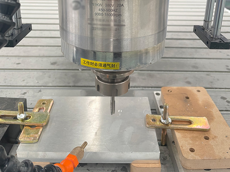 重型 4x8數(shù)控鋁材銑床（帶攻絲頭）