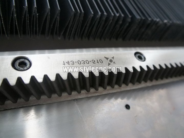 Herion 五軸數(shù)控雕刻機用斜齒條和小齒輪