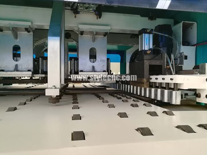 全自動數(shù)控開槽機(jī) 全自動數(shù)控開槽機(jī)