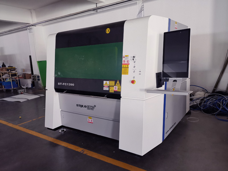 適合初學(xué)者的入門級小型金屬激光切割機