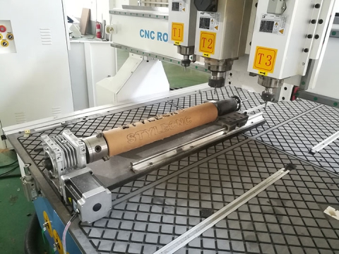 氣動(dòng)自動(dòng)換刀數(shù)控銑床(帶車床附件) 氣動(dòng)自動(dòng)換刀數(shù)控銑床(帶車床附件)