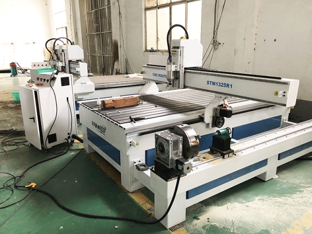 英國一款超棒的旋轉(zhuǎn)四軸數(shù)控雕刻機