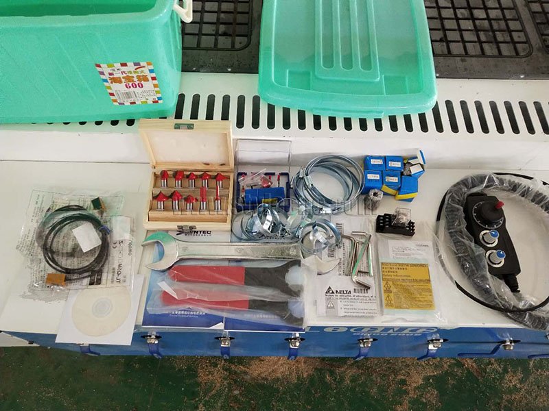自動換刀數(shù)控雕刻機工具