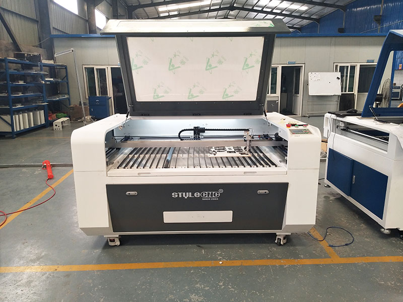 CO2激光切割機(jī) CO2激光切割機(jī)