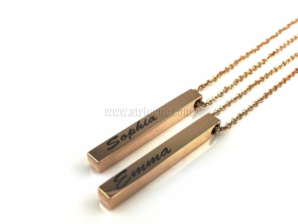 玫瑰金垂直條銘牌項(xiàng)鏈激光雕刻機(jī)