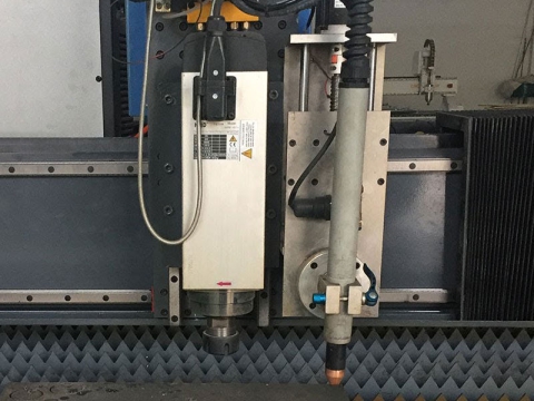 數(shù)控等離子工作臺(tái)與數(shù)控銑床主軸相結(jié)合