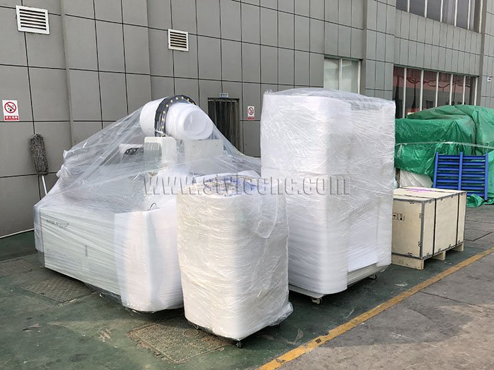 ST-FC3015L 光纖激光切割機內(nèi)包裝