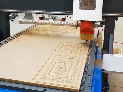 用于浮雕雕刻的 5'x10' 線性自動換刀數(shù)控銑床