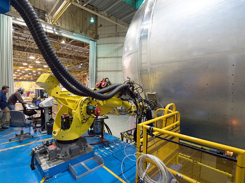 火箭焊接激光焊接機(jī)器人