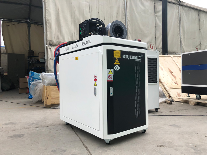 手持式光纖激光焊接機