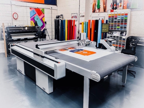 用于印刷、廣告、營銷的數(shù)字平板切割機(jī)