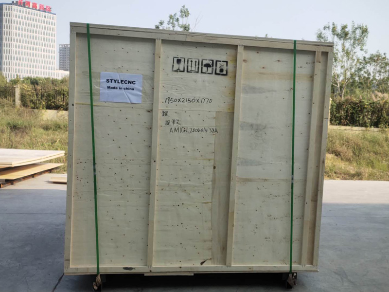 包裝 4x4 小型數(shù)控雕刻機(jī) STG1212 帶 4 個(gè)主軸