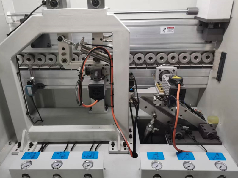 使用封邊機進行圓角處理