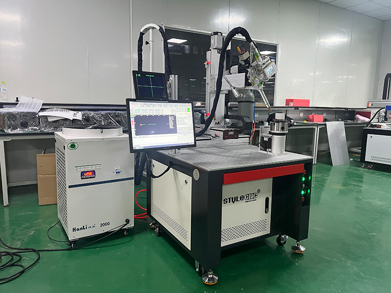 高精度全自動(dòng)數(shù)控激光焊接機(jī)出售