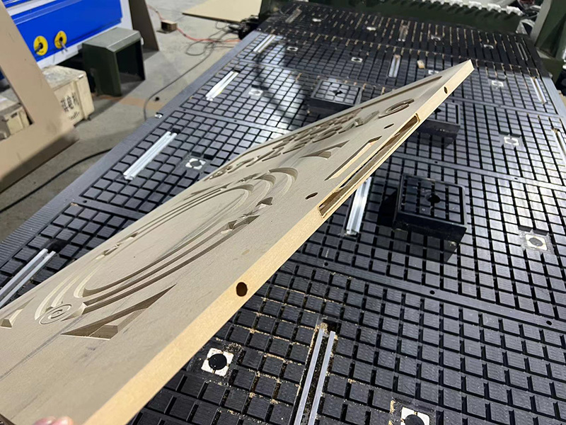 鉸鏈數(shù)控雕刻機(jī)