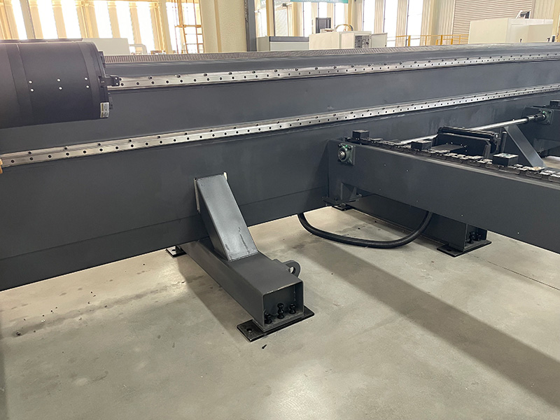 側(cè)裝式激光坡口切割機(jī)