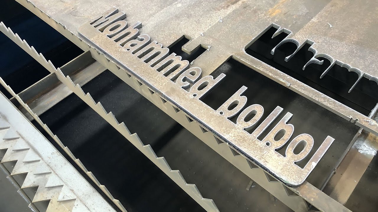 工業(yè)數(shù)控等離子切割工作臺，配備海寶等離子切割機